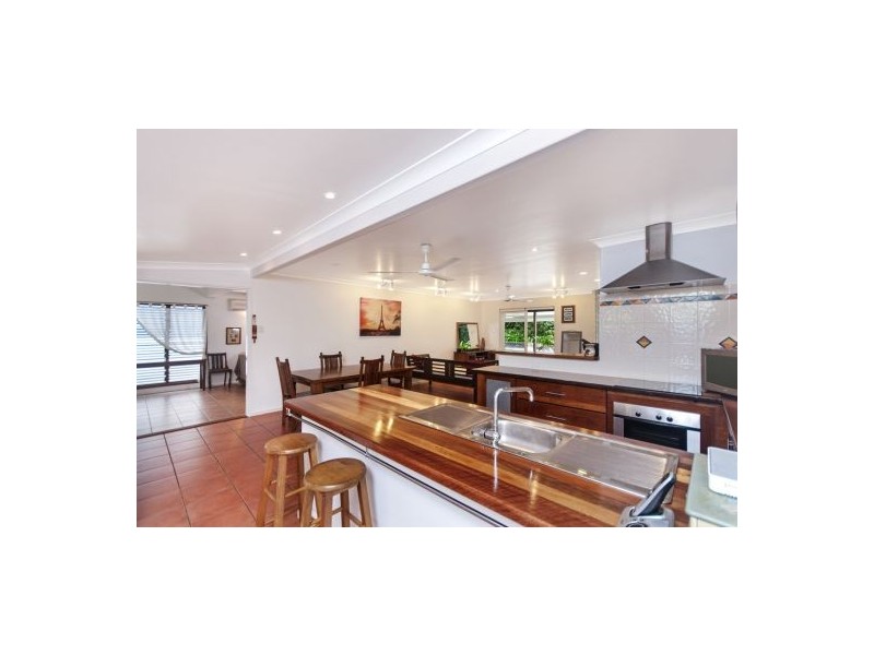 15 Avon Street, Stratford QLD 4870