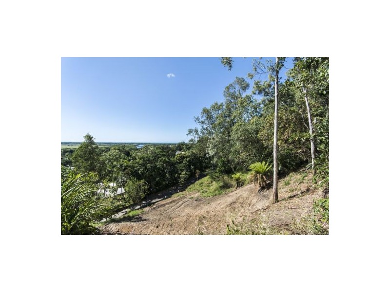 4 Michael Dwyer Close, Stratford QLD 4870