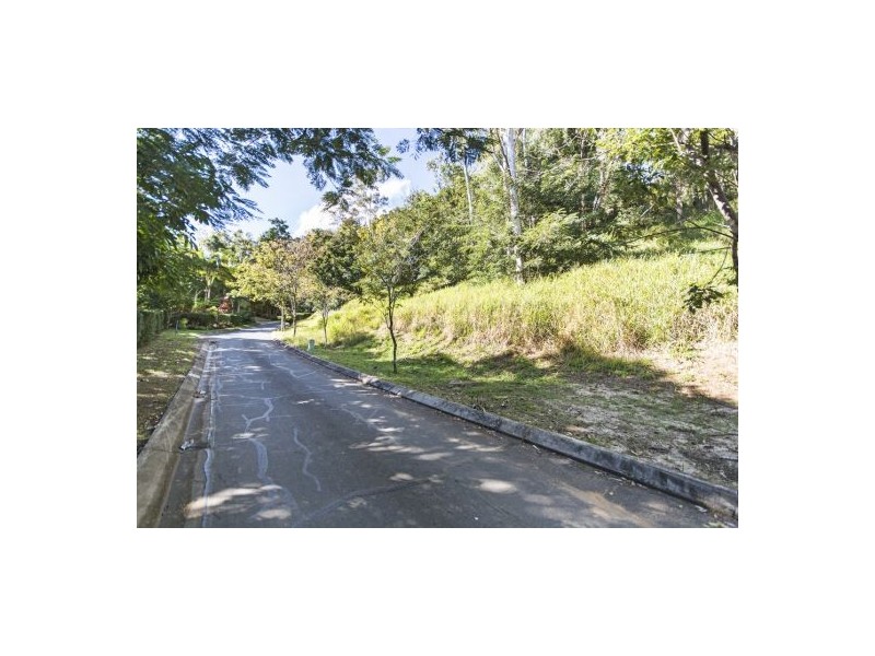 4 Michael Dwyer Close, Stratford QLD 4870