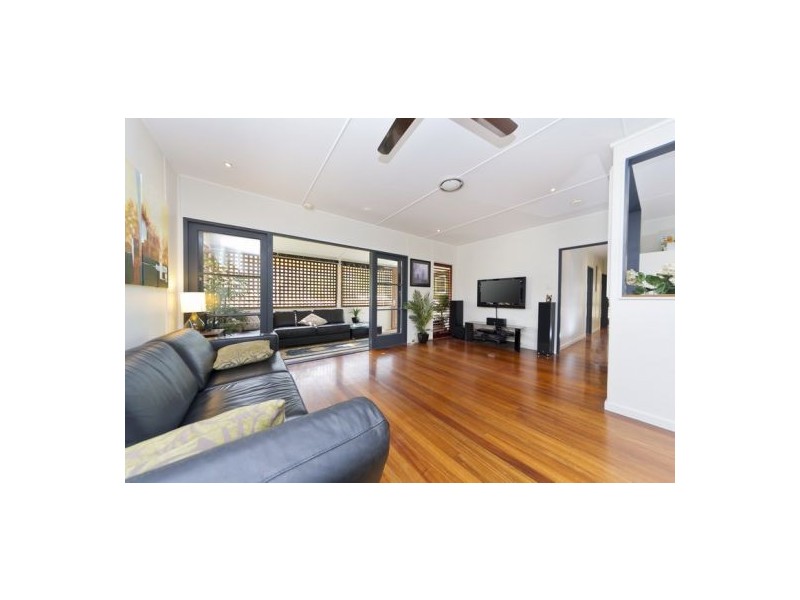 27 Oxley Street, Edge Hill QLD 4870