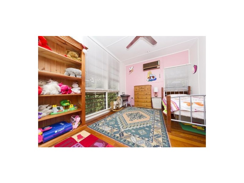27 Oxley Street, Edge Hill QLD 4870