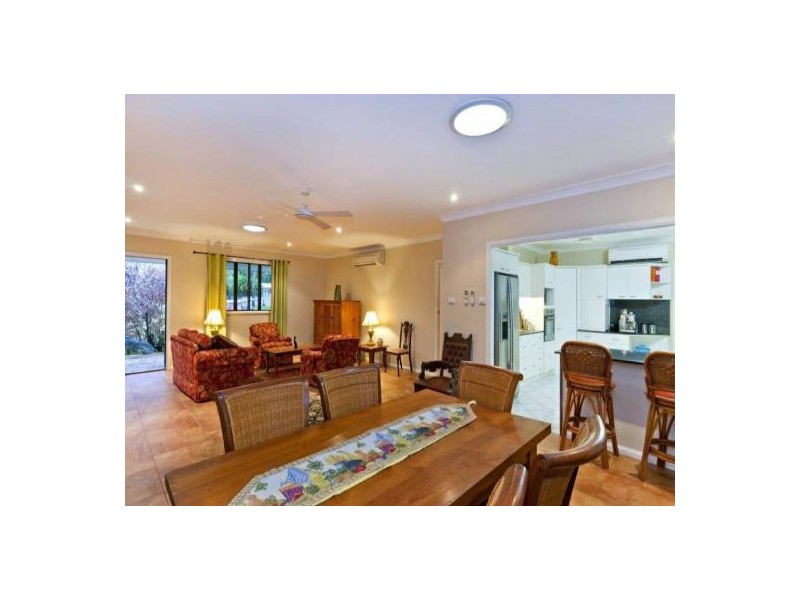 1 Ponticello Street, Whitfield QLD 4870
