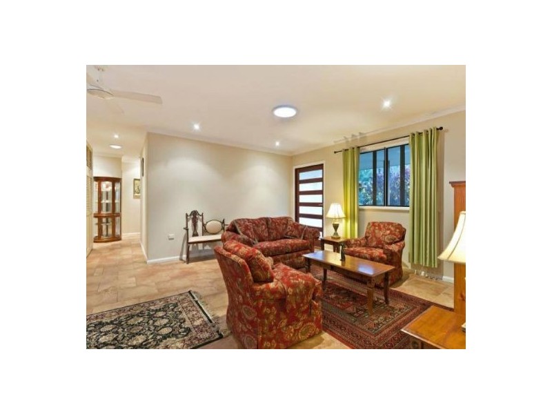 1 Ponticello Street, Whitfield QLD 4870