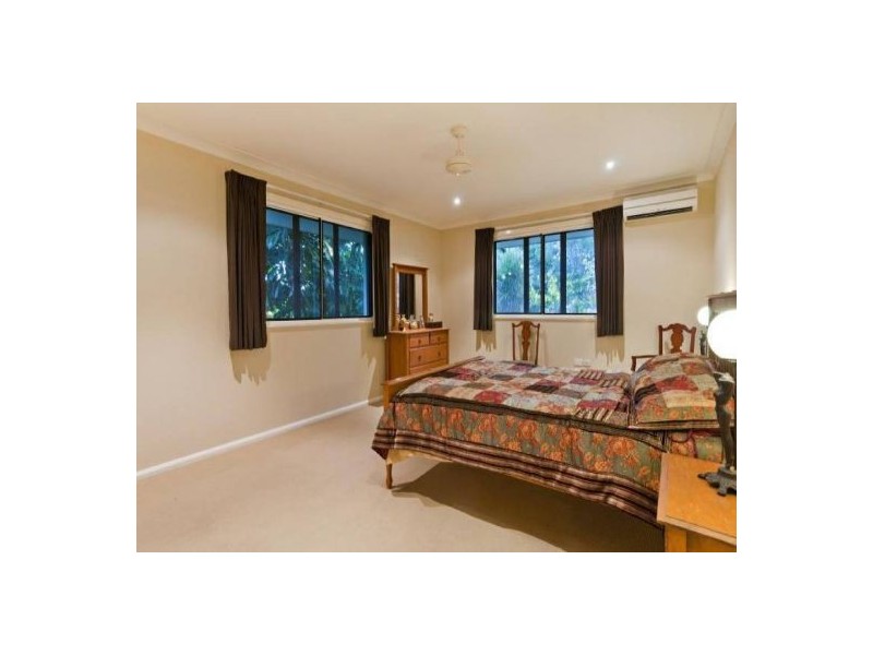1 Ponticello Street, Whitfield QLD 4870