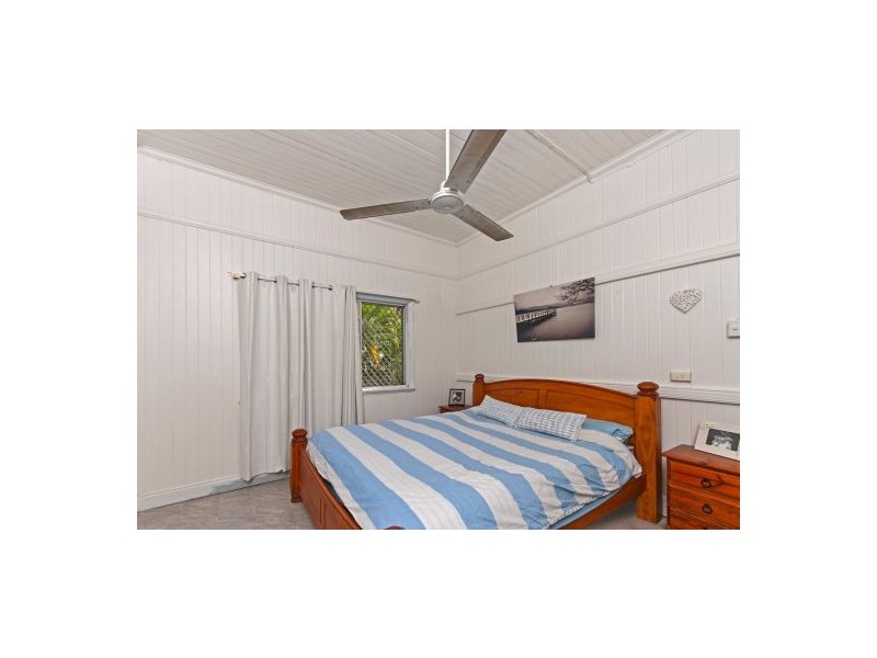 24 Queen Street, Edmonton QLD 4869