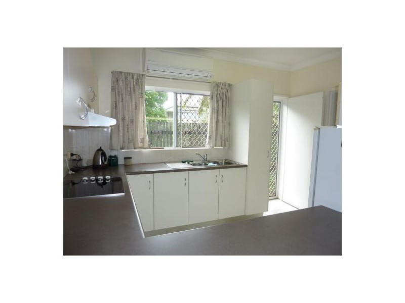 2/3 Ingham Court, Mooroobool QLD 4870