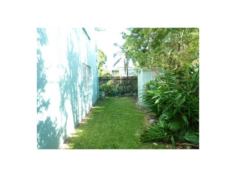 2/3 Ingham Court, Mooroobool QLD 4870