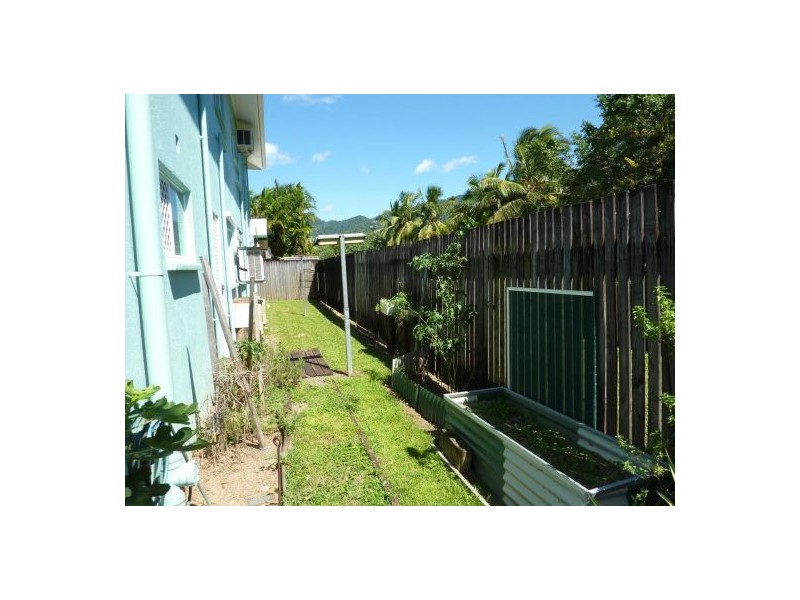 2/3 Ingham Court, Mooroobool QLD 4870