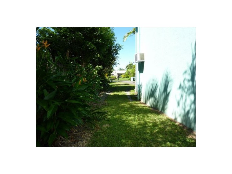 2/3 Ingham Court, Mooroobool QLD 4870