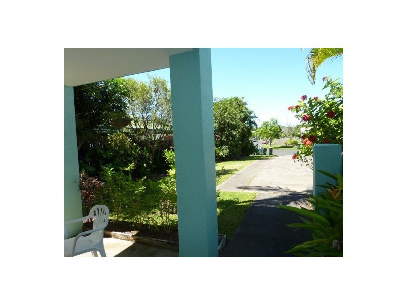2/3 Ingham Court, Mooroobool QLD 4870