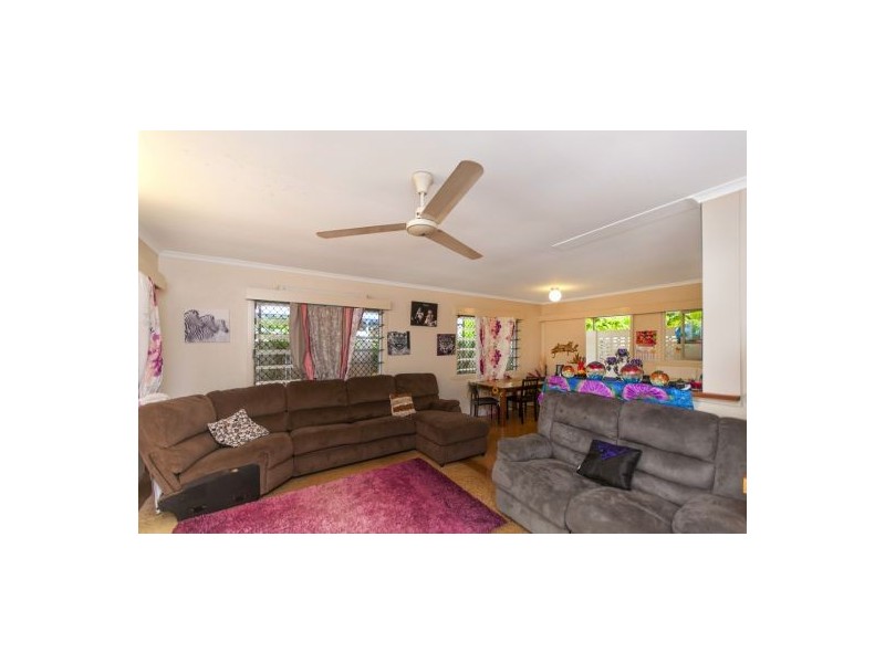 432 McCoombe Street, Mooroobool QLD 4870