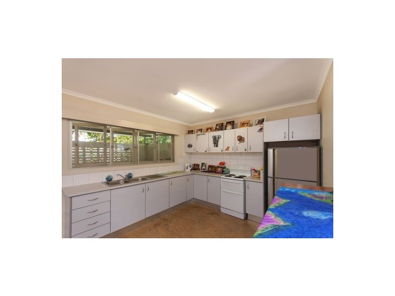 432 McCoombe Street, Mooroobool QLD 4870