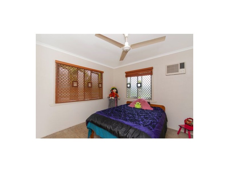 432 McCoombe Street, Mooroobool QLD 4870