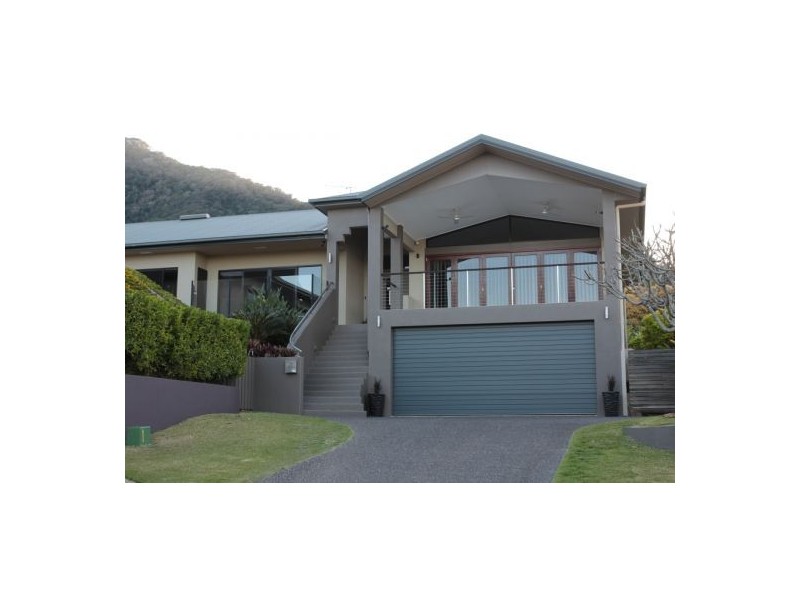 8 Abington Close, Redlynch QLD 4870