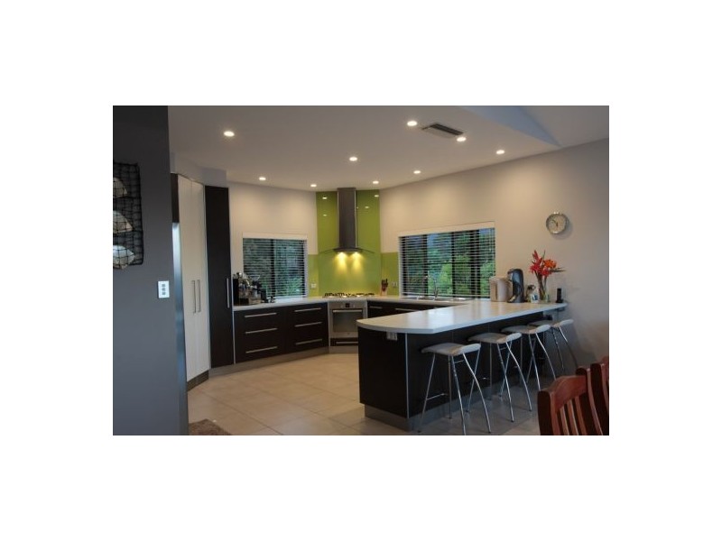 8 Abington Close, Redlynch QLD 4870