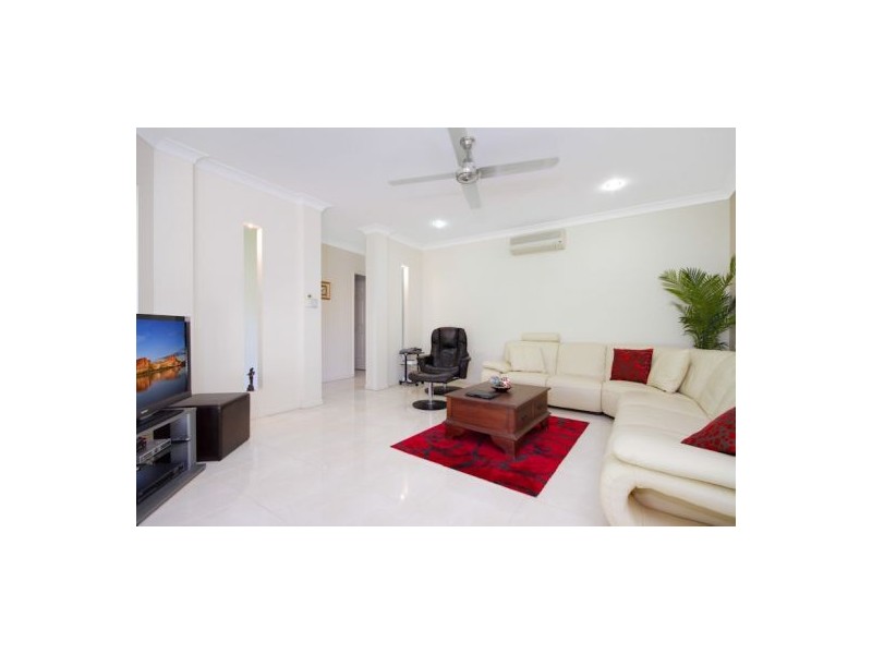 39 Chesterfield Close, Brinsmead QLD 4870