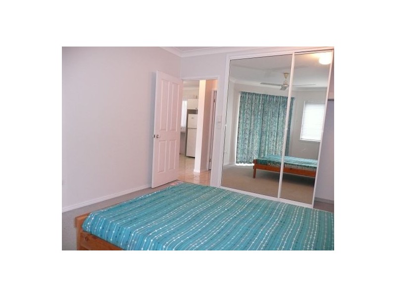 2/13 Givens St, Westcourt QLD 4870