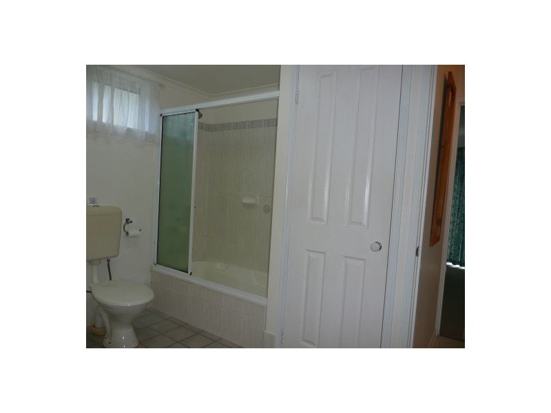 2/13 Givens St, Westcourt QLD 4870