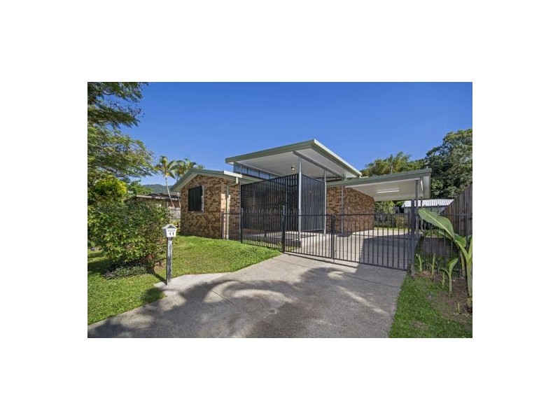 11 Bucas Court, Mooroobool QLD 4870