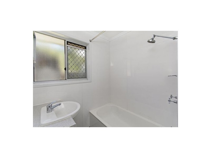 11 Bucas Court, Mooroobool QLD 4870