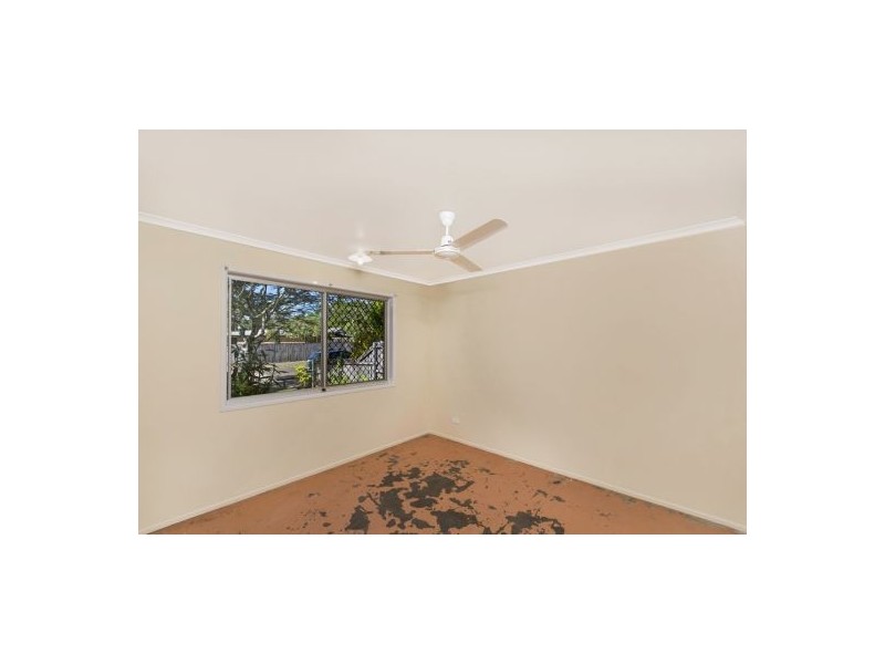 11 Bucas Court, Mooroobool QLD 4870