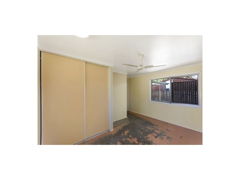 11 Bucas Court, Mooroobool QLD 4870