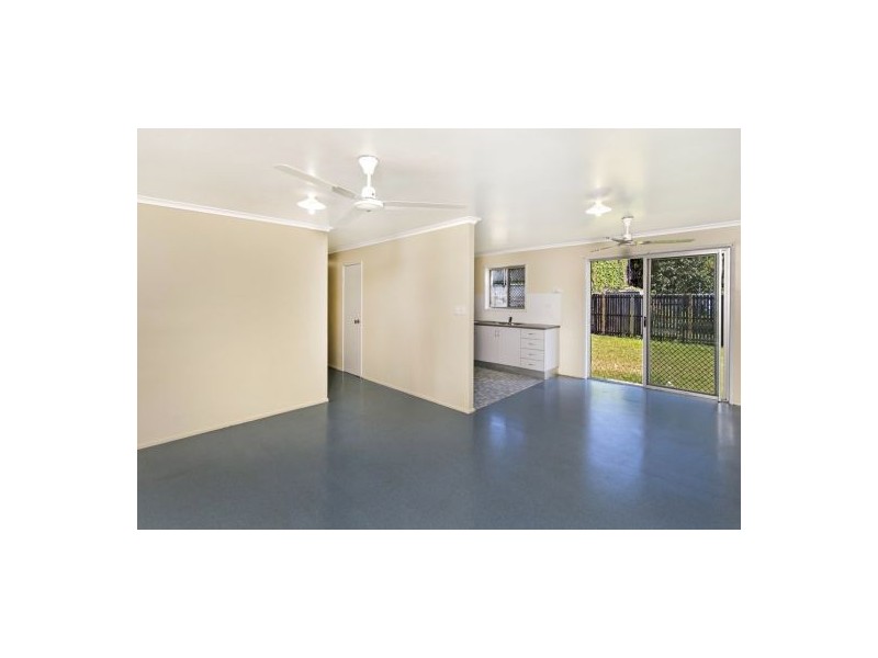 11 Bucas Court, Mooroobool QLD 4870