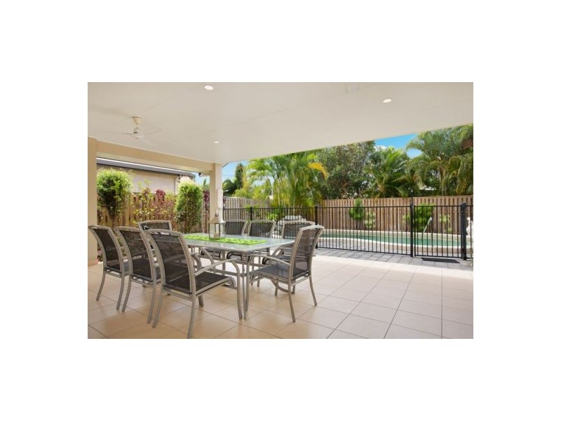 19 Bulba Street, Caravonica QLD 4878