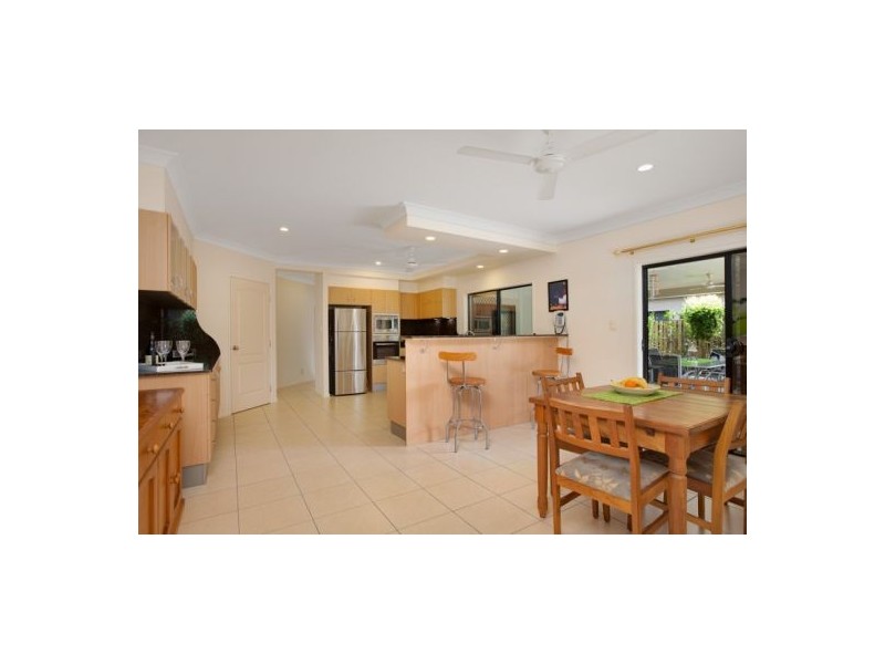 19 Bulba Street, Caravonica QLD 4878