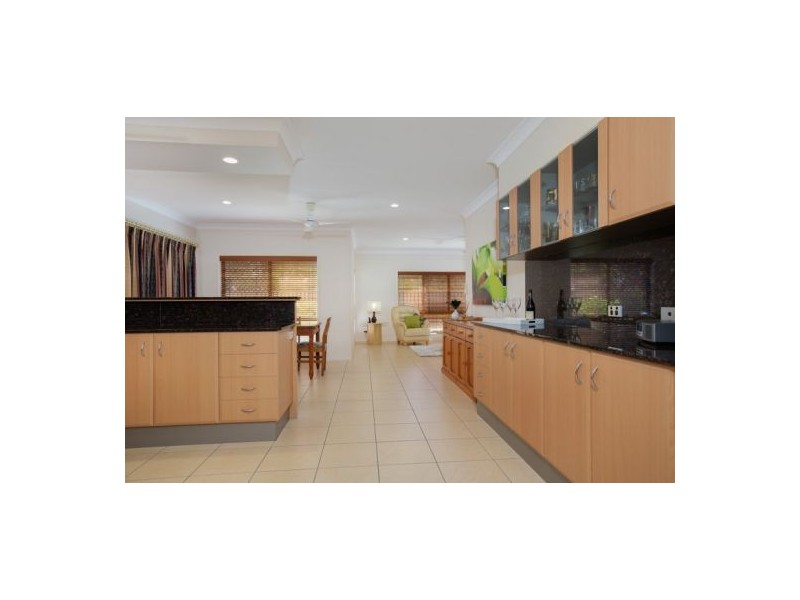 19 Bulba Street, Caravonica QLD 4878