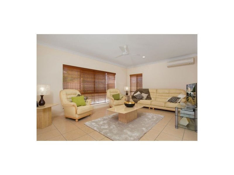 19 Bulba Street, Caravonica QLD 4878