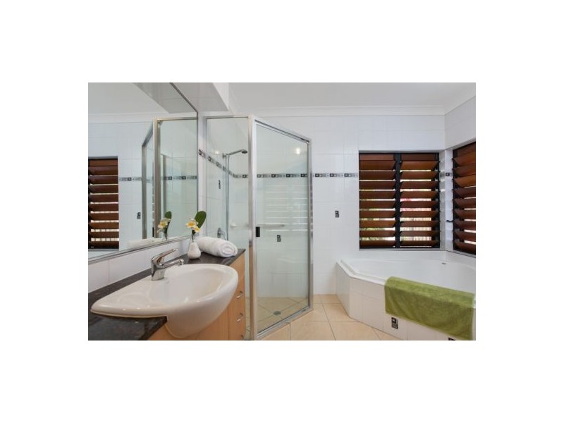 19 Bulba Street, Caravonica QLD 4878