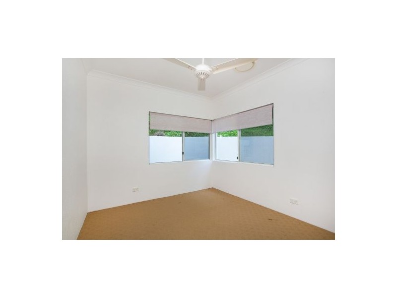 10 Coreega Close, Mooroobool QLD 4870