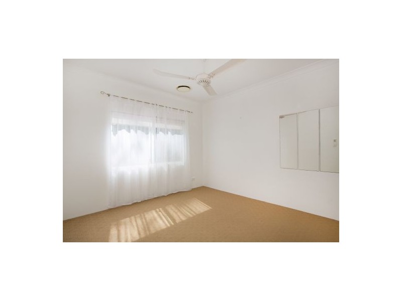 10 Coreega Close, Mooroobool QLD 4870