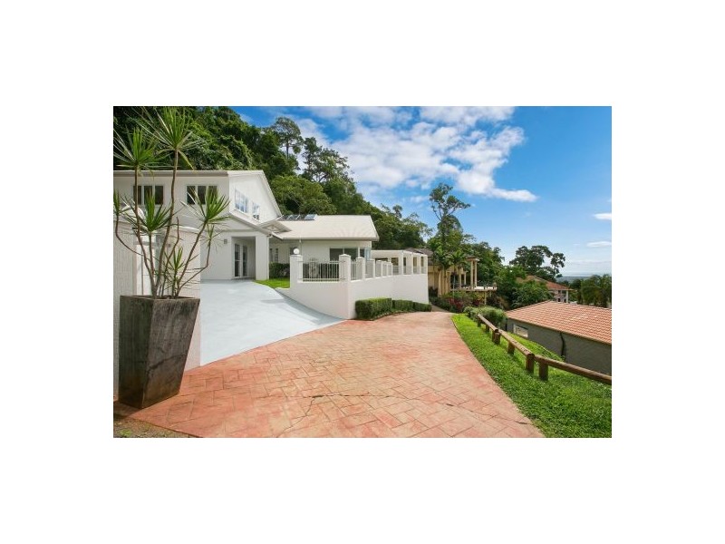 10 Coreega Close, Mooroobool QLD 4870