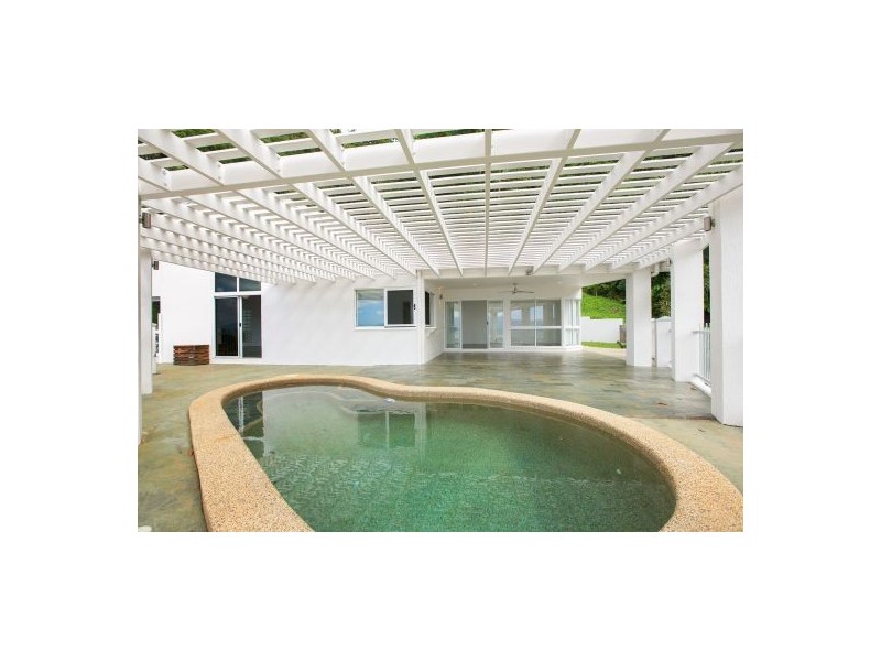 10 Coreega Close, Mooroobool QLD 4870