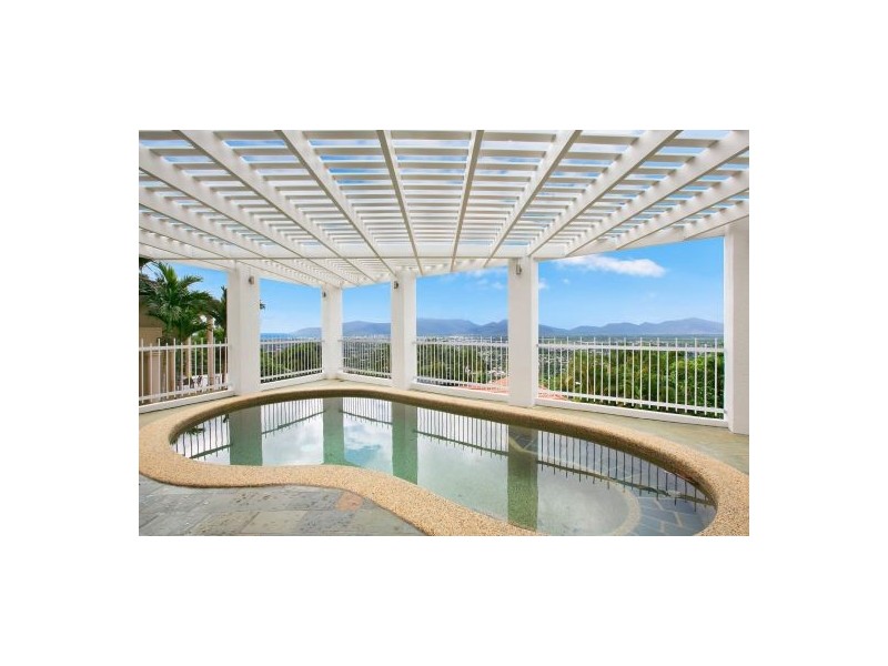 10 Coreega Close, Mooroobool QLD 4870