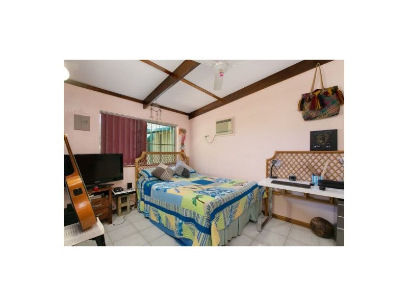 41 Willow Street, Holloways Beach QLD 4878