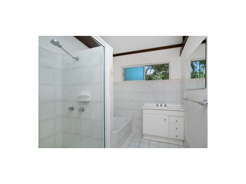 41 Willow Street, Holloways Beach QLD 4878