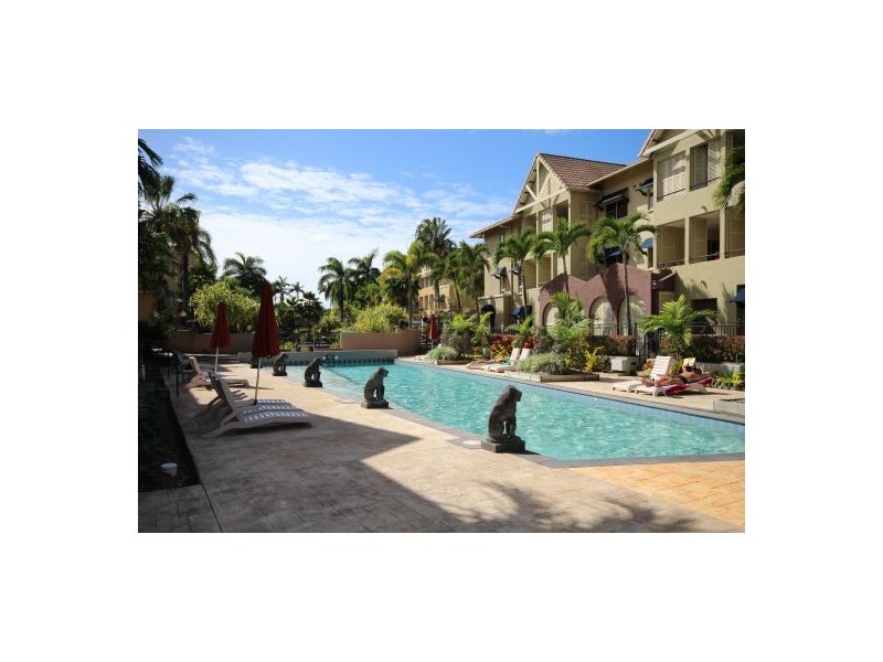1719/2 Greenslopes Street, Cairns North QLD 4870