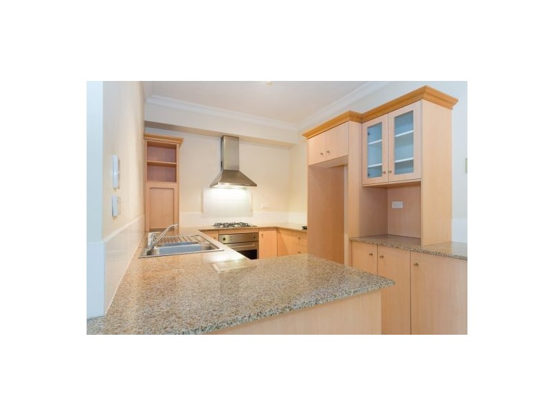 1719/2 Greenslopes Street, Cairns North QLD 4870