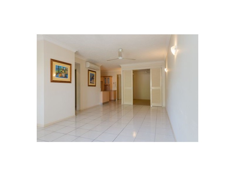 1719/2 Greenslopes Street, Cairns North QLD 4870