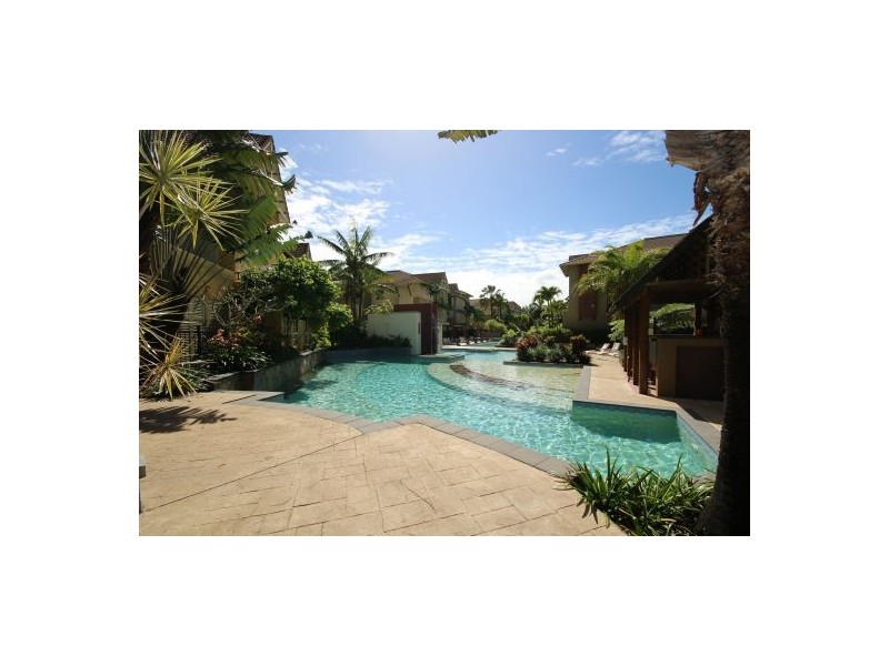 1719/2 Greenslopes Street, Cairns North QLD 4870