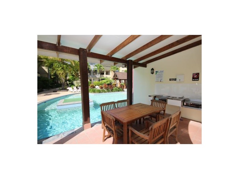 1719/2 Greenslopes Street, Cairns North QLD 4870