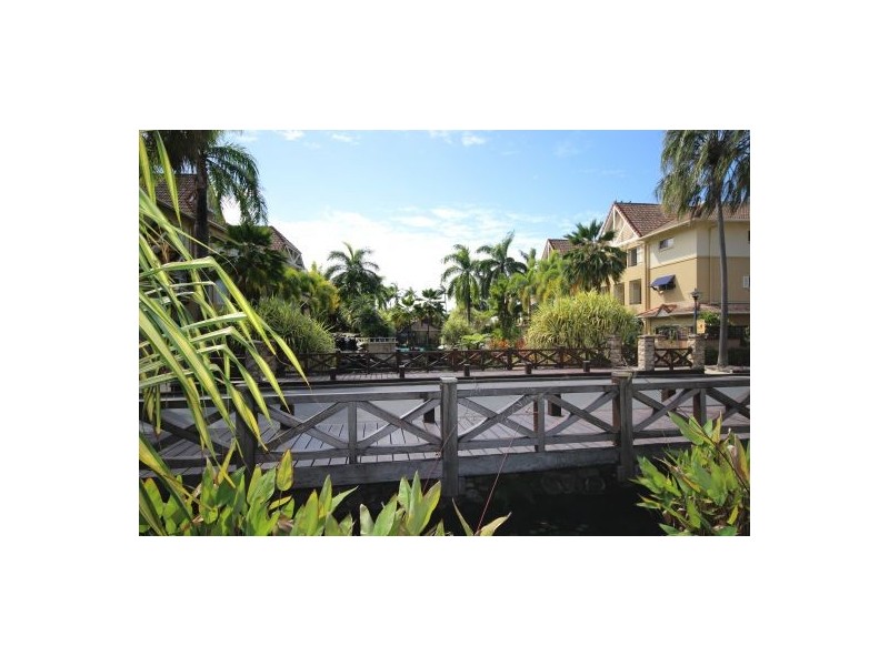 1719/2 Greenslopes Street, Cairns North QLD 4870