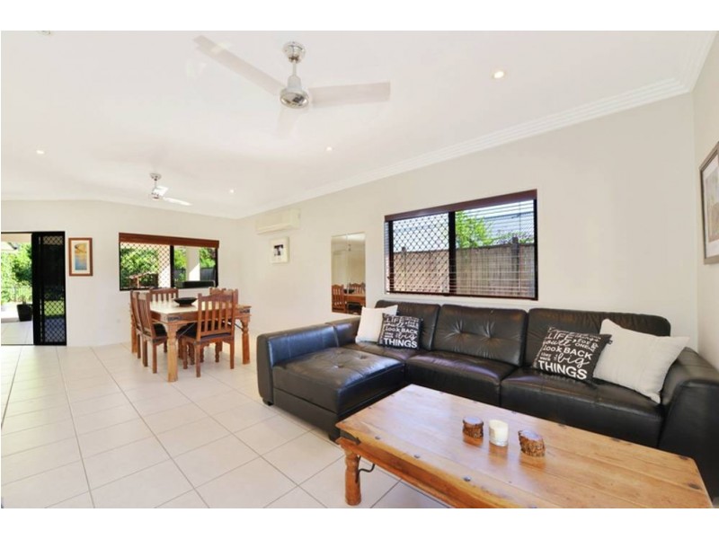 19 Playford Close, Brinsmead QLD 4870