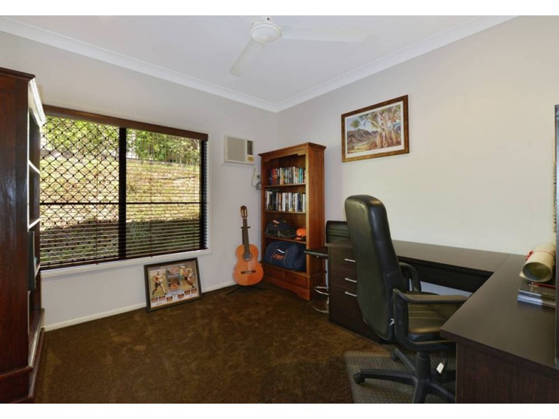 19 Playford Close, Brinsmead QLD 4870