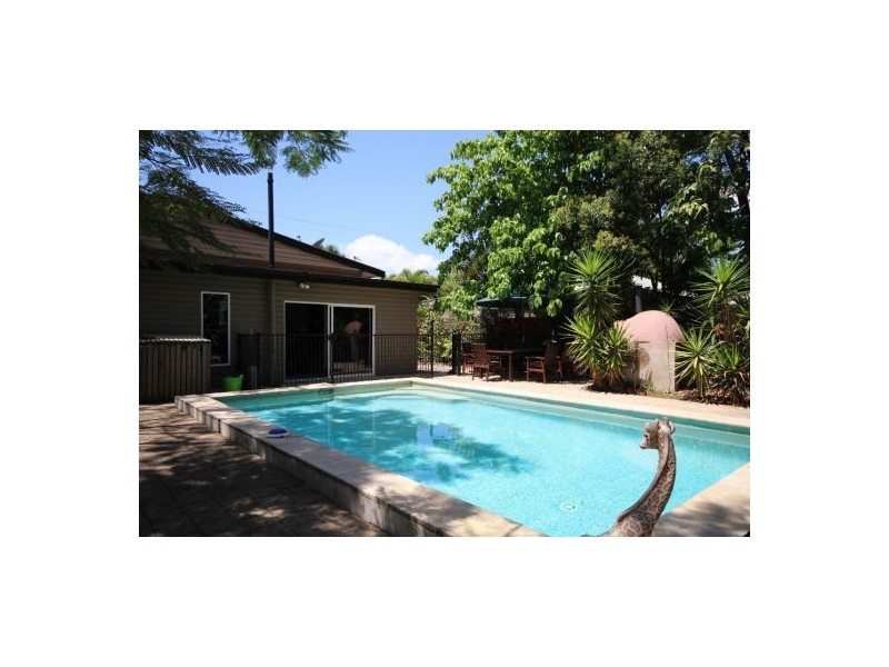 289 Pease Street, Edge Hill QLD 4870