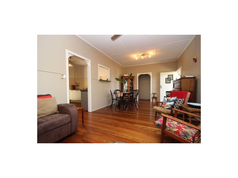289 Pease Street, Edge Hill QLD 4870