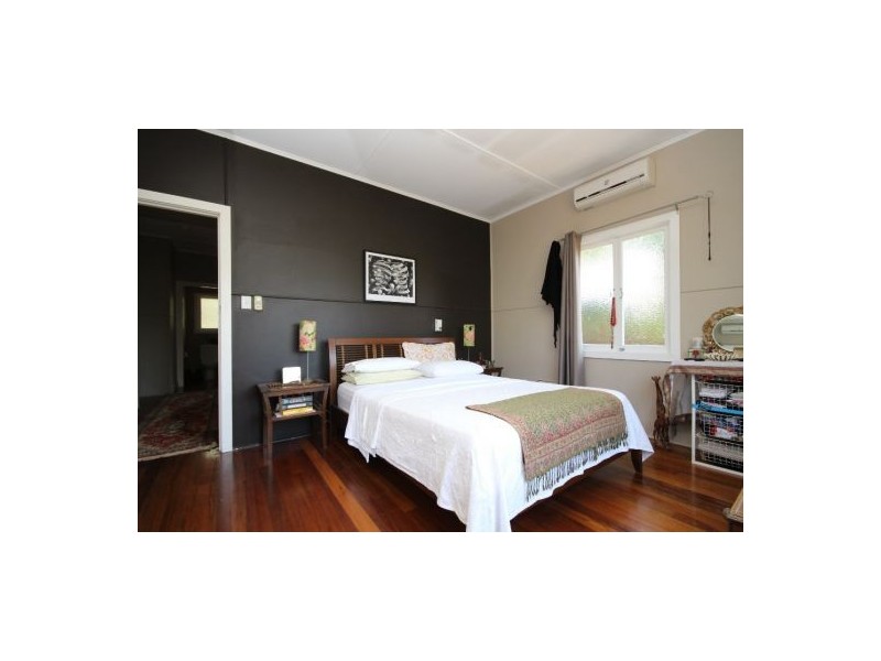 289 Pease Street, Edge Hill QLD 4870